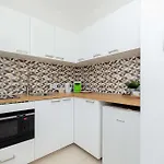 Διαμέρισμα Spacious Tarsis In By Renters