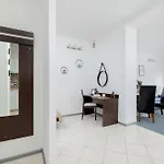 Spacious Tarsis In By Renters Διαμέρισμα Kołobrzeg