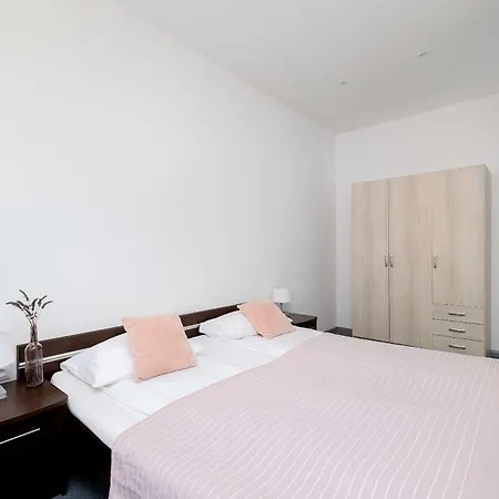 Appartamento Spacious Tarsis In By Renters *