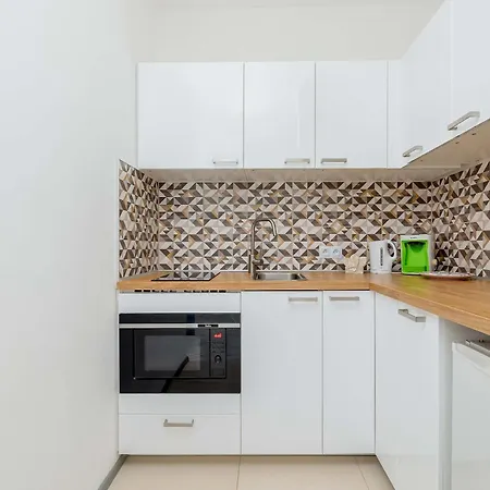 Spacious Tarsis In By Renters *