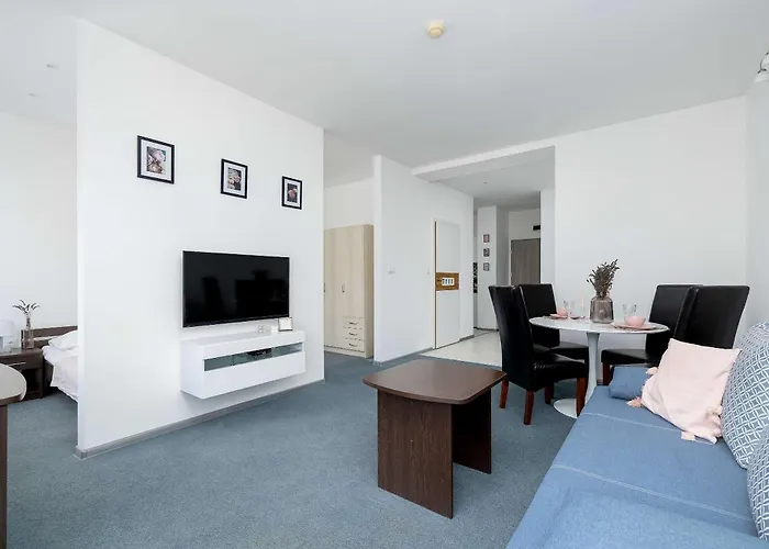 Appartamento Spacious Tarsis In By Renters Kołobrzeg